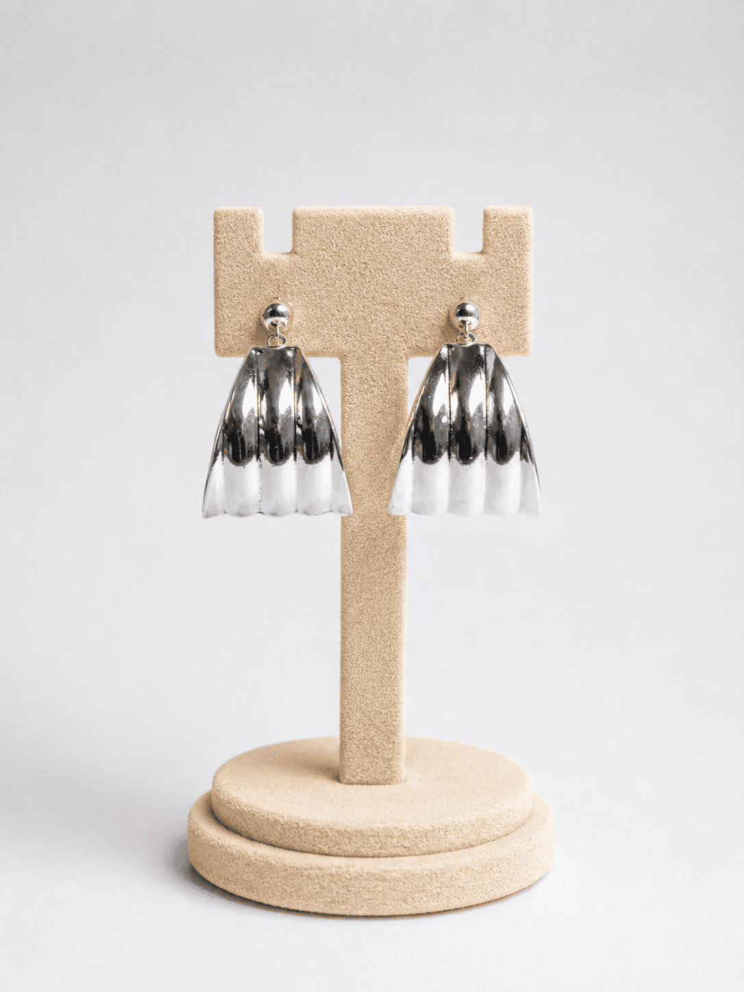 Mini tiered metal hoop earring