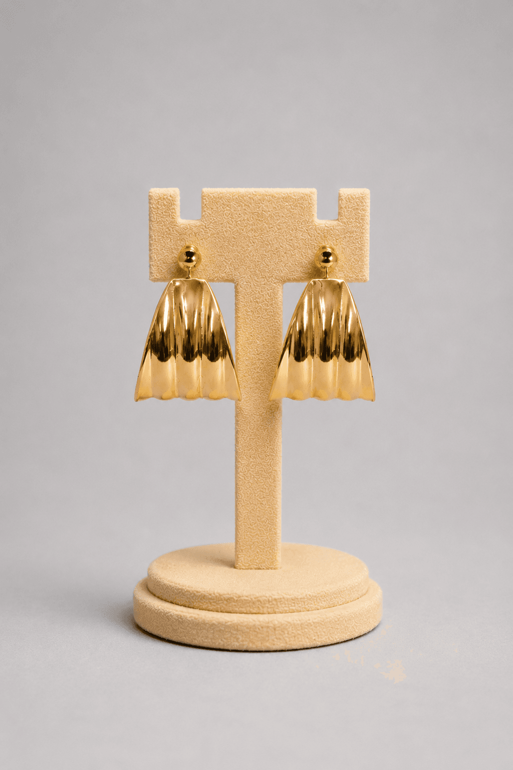 Mini tiered metal hoop earring