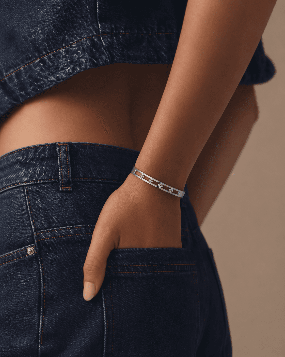 Crystal Bar Silver Hinged Bangle